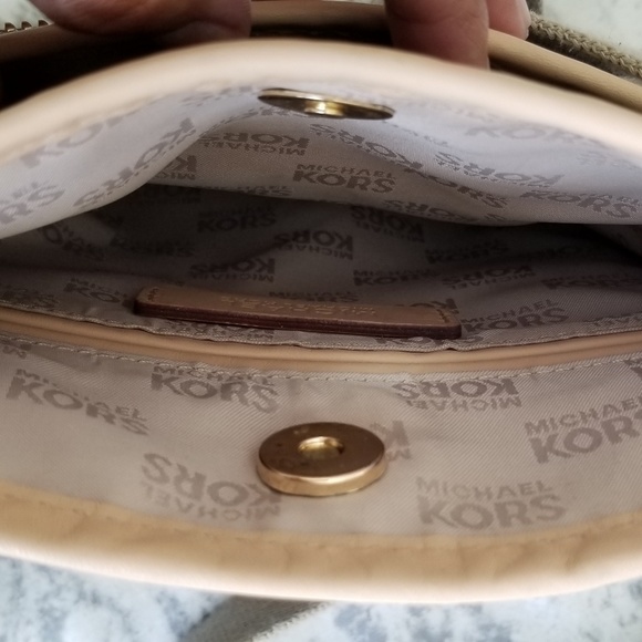 Michael Kors Crossbody - Picture 4 of 5